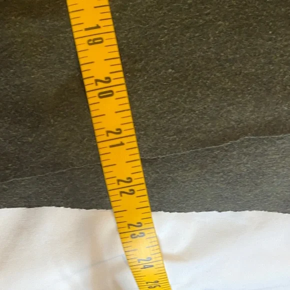 TNA Olive Raglan Long Sleeve Tee Raw Curved Hem US S - Picture 15 of 15